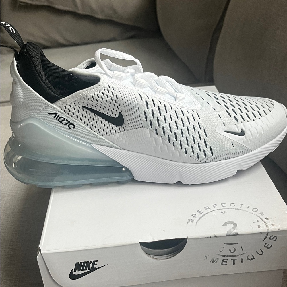 NWT Nike Air Max 270 White and Black Women’s